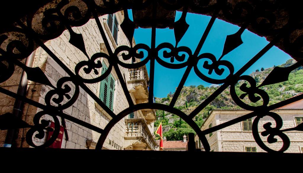 Old Town Museum Square Apartment Kotor Exteriör bild