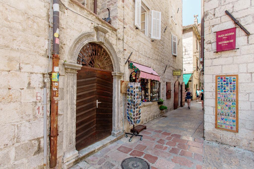 Old Town Museum Square Apartment Kotor Exteriör bild